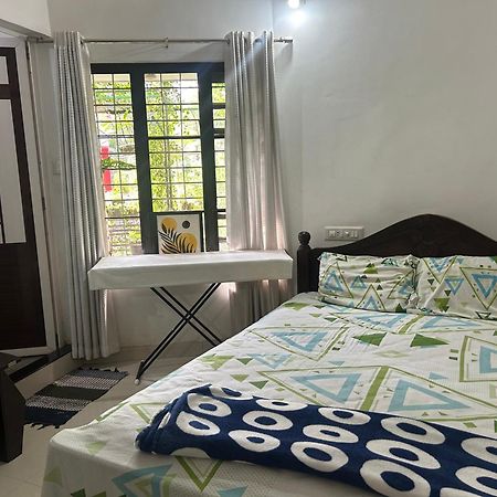 Chaithritha Ladies Homestay Thiruvananthapuram Esterno foto