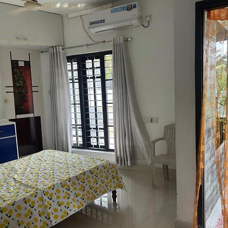 Chaithritha Ladies Homestay Thiruvananthapuram Esterno foto