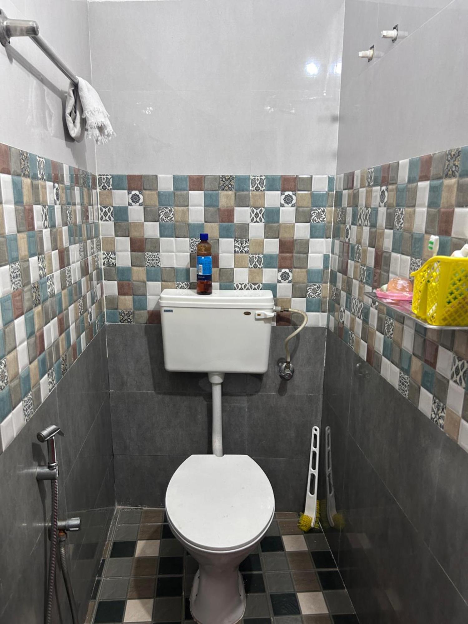 Chaithritha Ladies Homestay Thiruvananthapuram Esterno foto