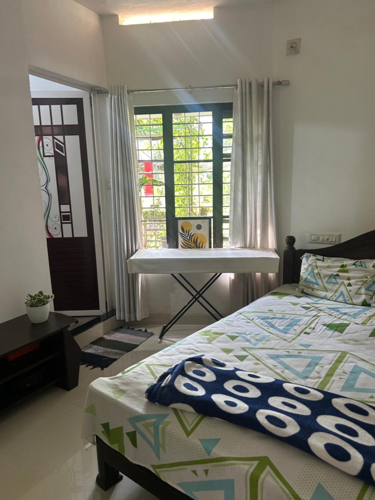 Chaithritha Ladies Homestay Thiruvananthapuram Esterno foto