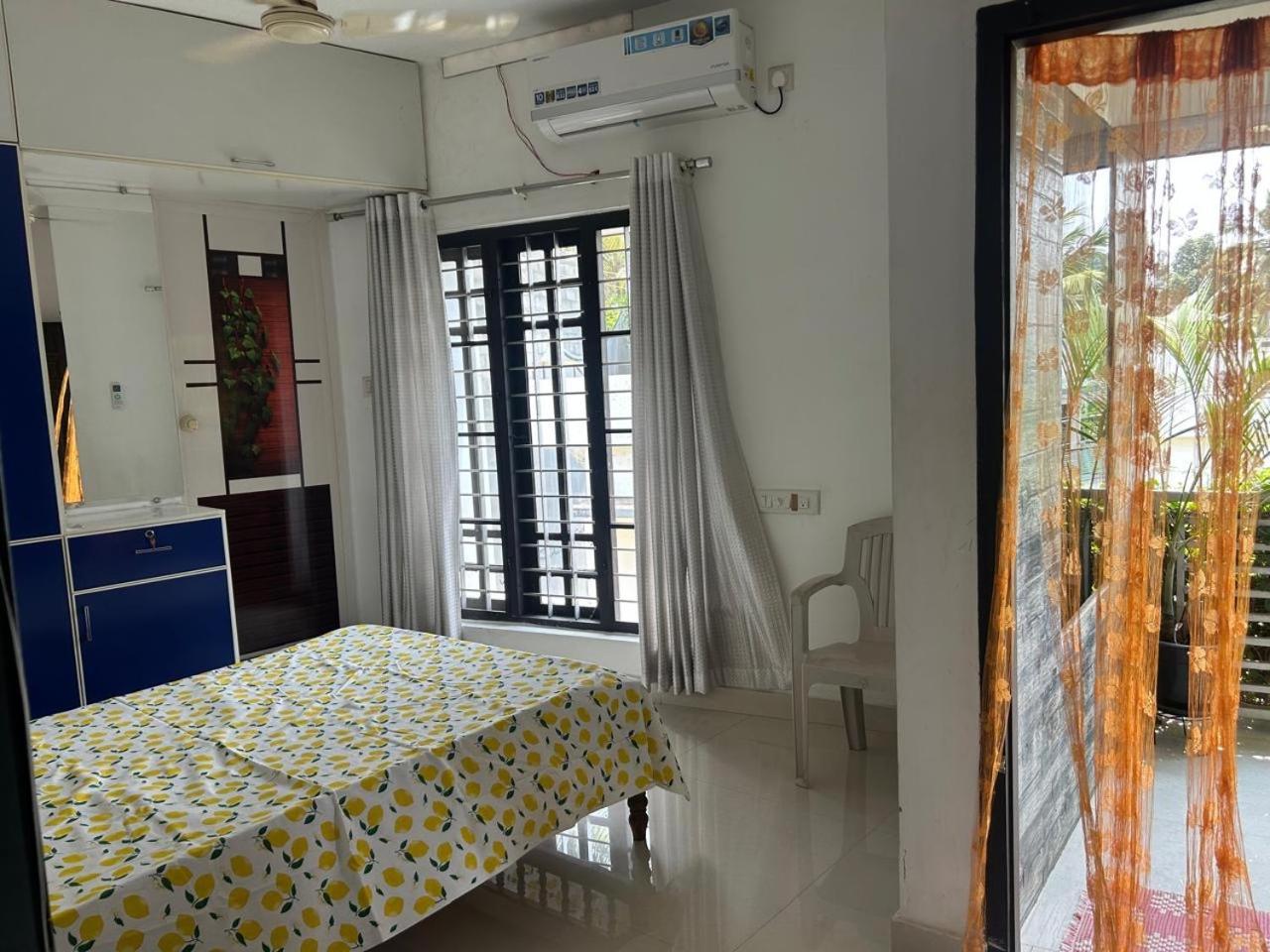 Chaithritha Ladies Homestay Thiruvananthapuram Esterno foto