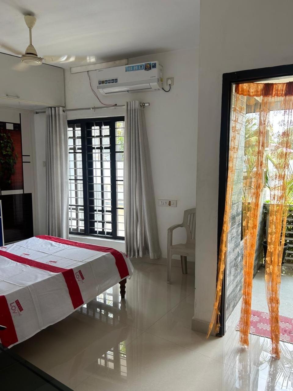 Chaithritha Ladies Homestay Thiruvananthapuram Esterno foto