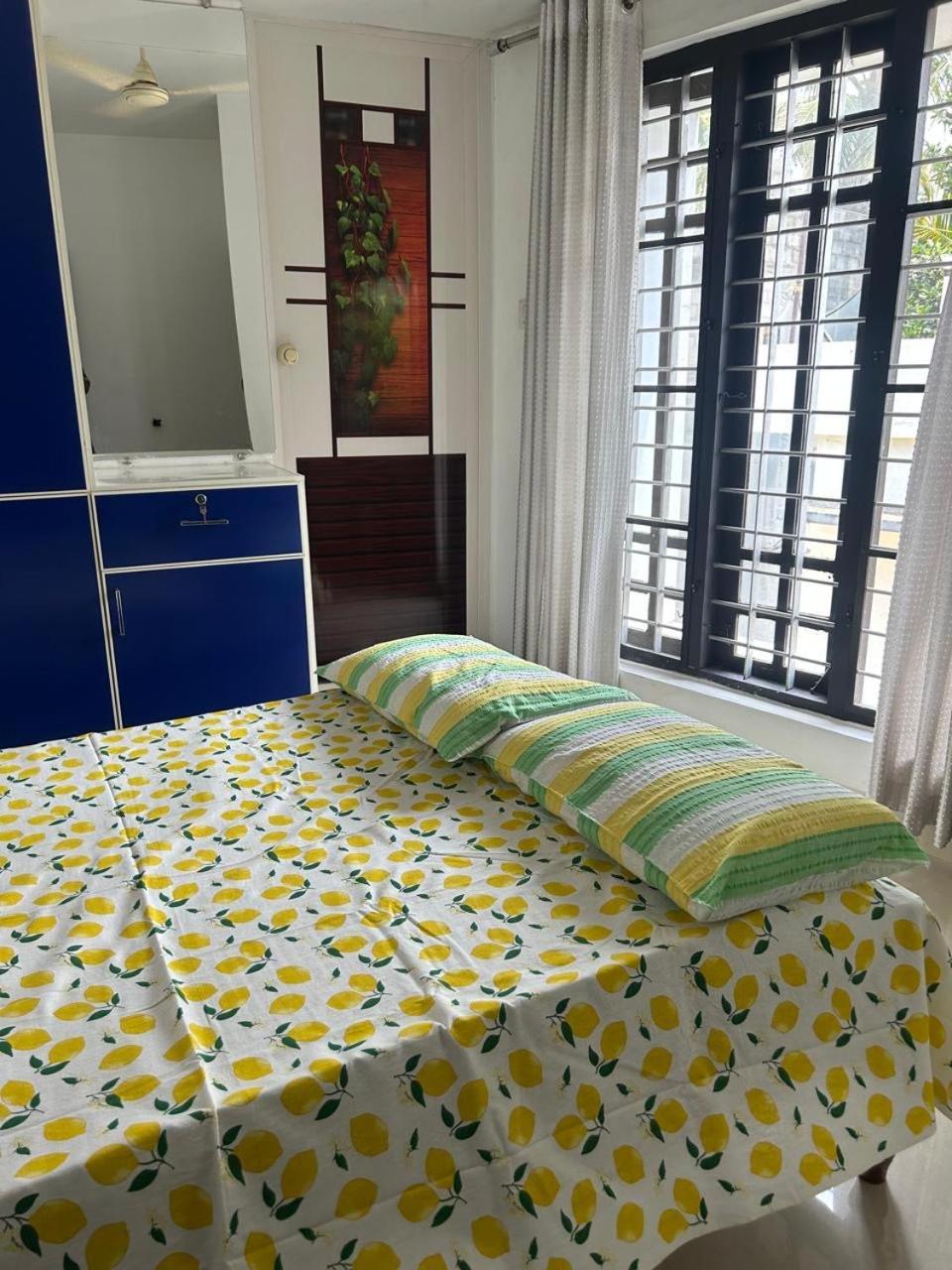 Chaithritha Ladies Homestay Thiruvananthapuram Esterno foto